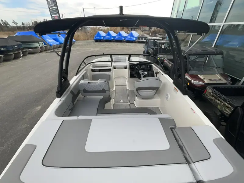 2025 Bayliner VR5