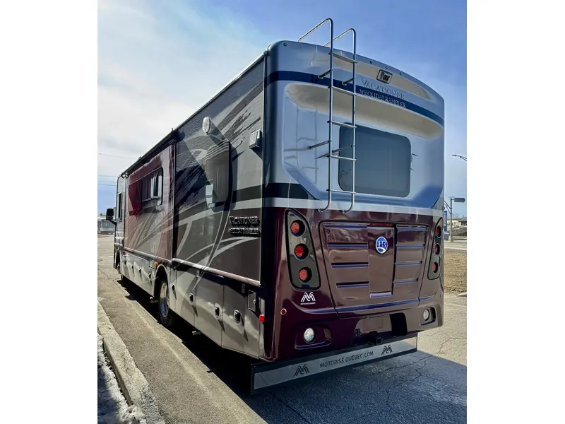 2023 Holiday Rambler Vacationer 33C | F-53 V8 7.3 350HP