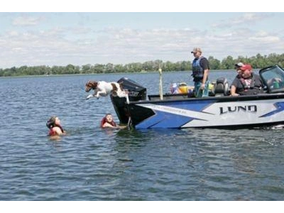 2025 Lund Boat Co 1875 Crossover Xs alt