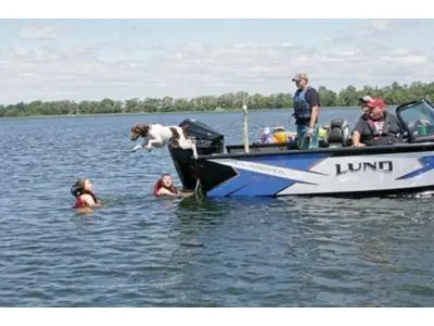 Lund Boat Co 1875 CROSSOVER XS 2025