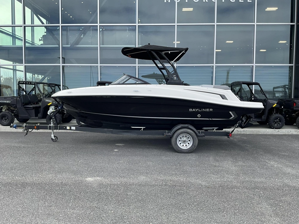 Bayliner Vr5 2025 alt