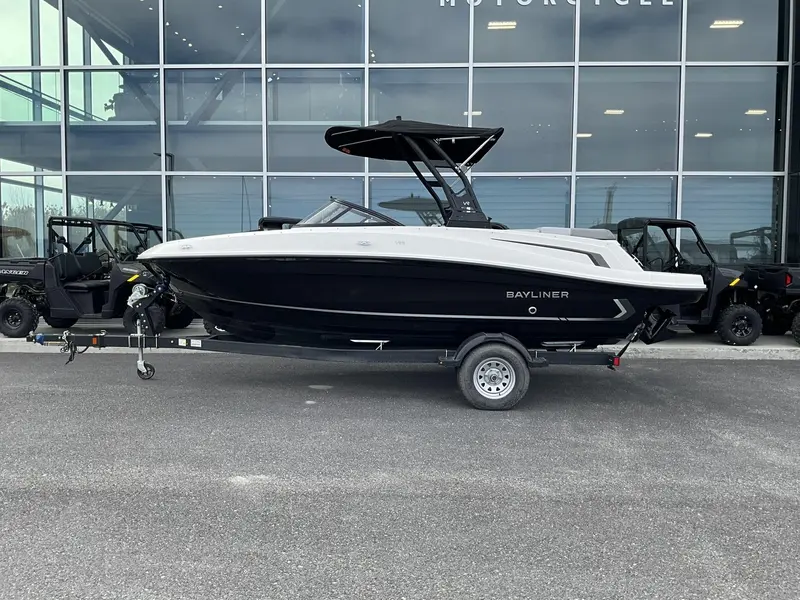 2025 Bayliner VR5