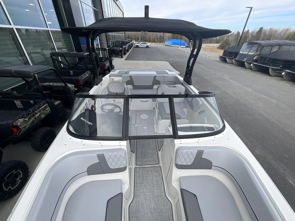 Bayliner Vr5 2025 alt