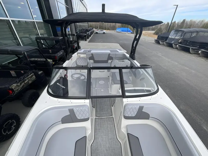 2025 Bayliner VR5