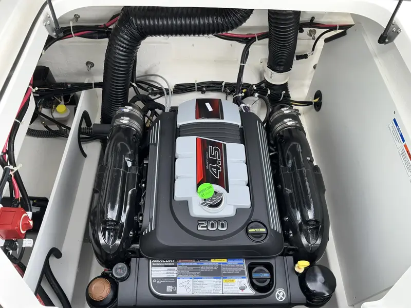 2025 Bayliner VR5