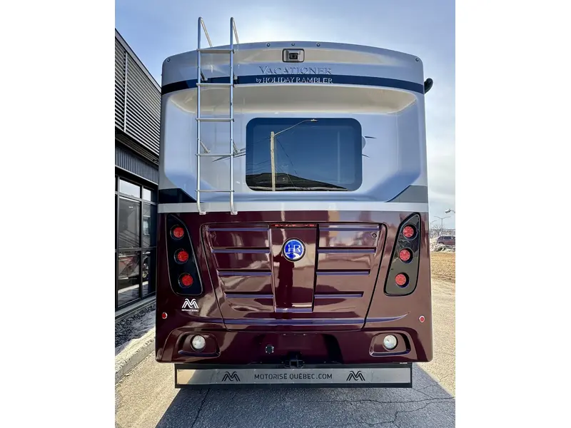 2023 Holiday Rambler Vacationer 33C | F-53 V8 7.3 350HP