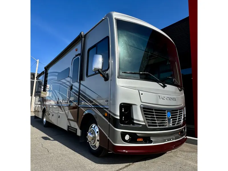 2023 Holiday Rambler Vacationer 33C | F-53 V8 7.3 350HP