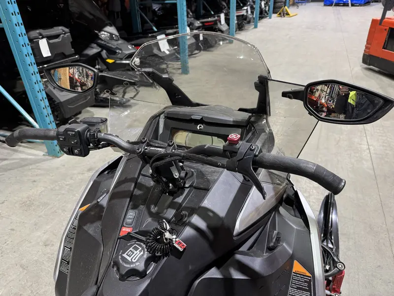 2024 Ski-Doo mxz xrs 850 / 137