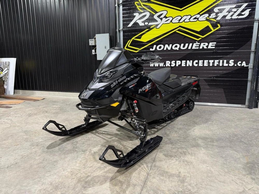 Ski-doo Renegade Mxz 600r 137'' 2025 alt