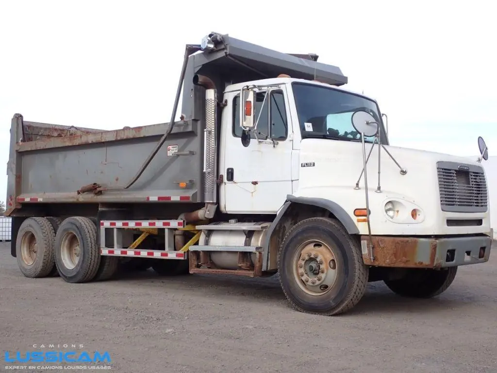 2002 Freightliner FL112 