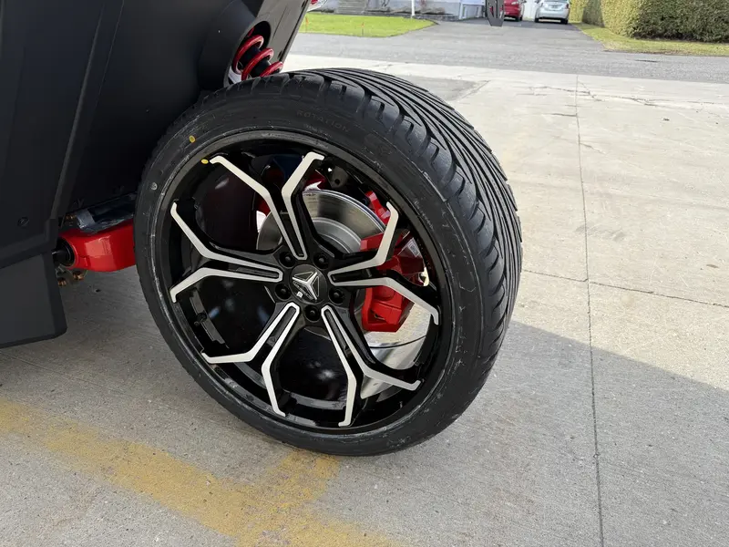 2025 SLINGSHOT Slingshot R Manuel