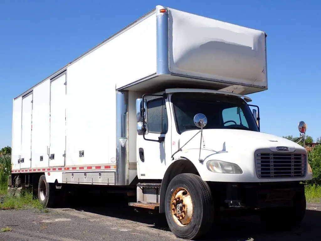 2010 Freightliner M2 106