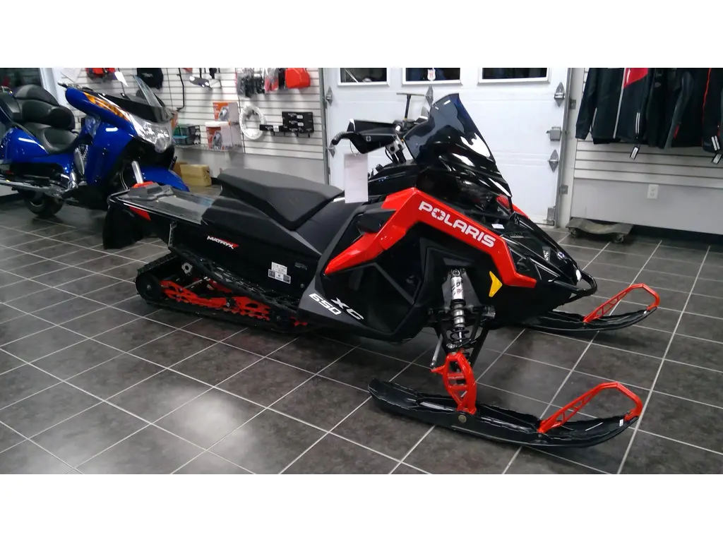 Polaris 650 INDY XC 137 LAUNCH EDITION  2021