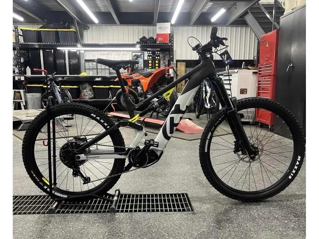2023 Husqvarna Hard Cross HC1 LARGE
