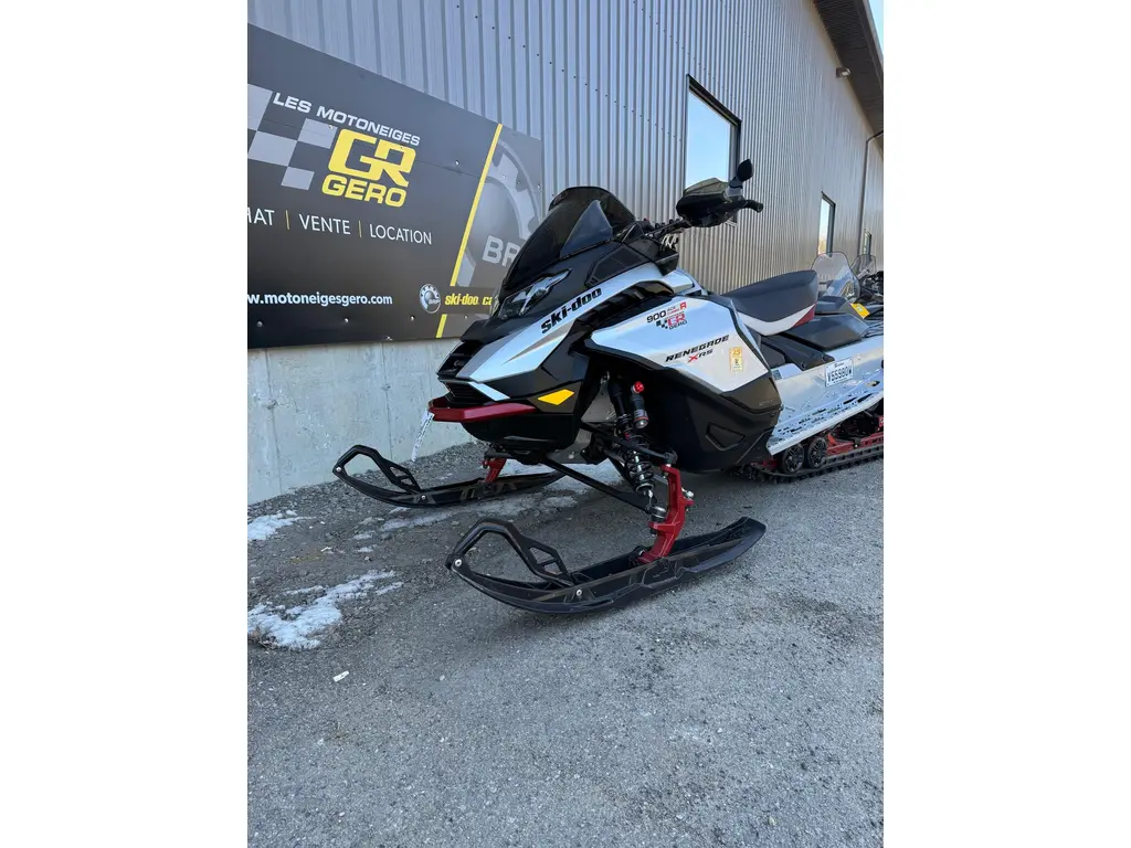 Ski-Doo Renegade XRS 900 Turbo R  2024