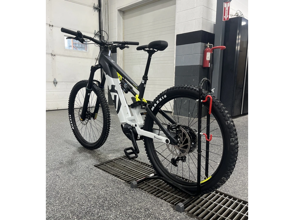 Husqvarna Hard Cross Hc1 Medium 2023 alt