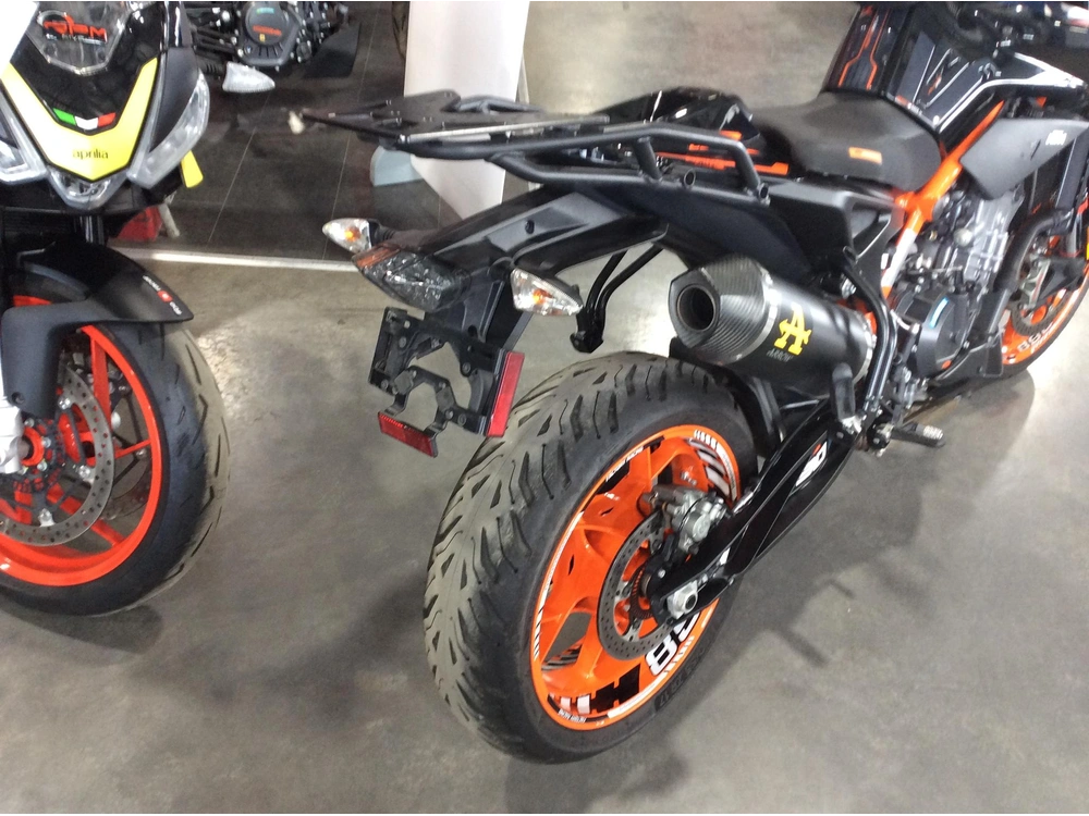 2023 Ktm Duke 890r alt