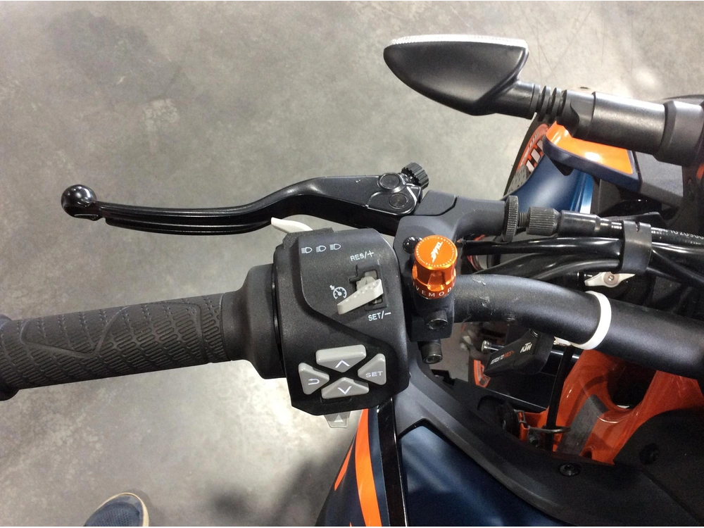2023 Ktm Duke 890r alt