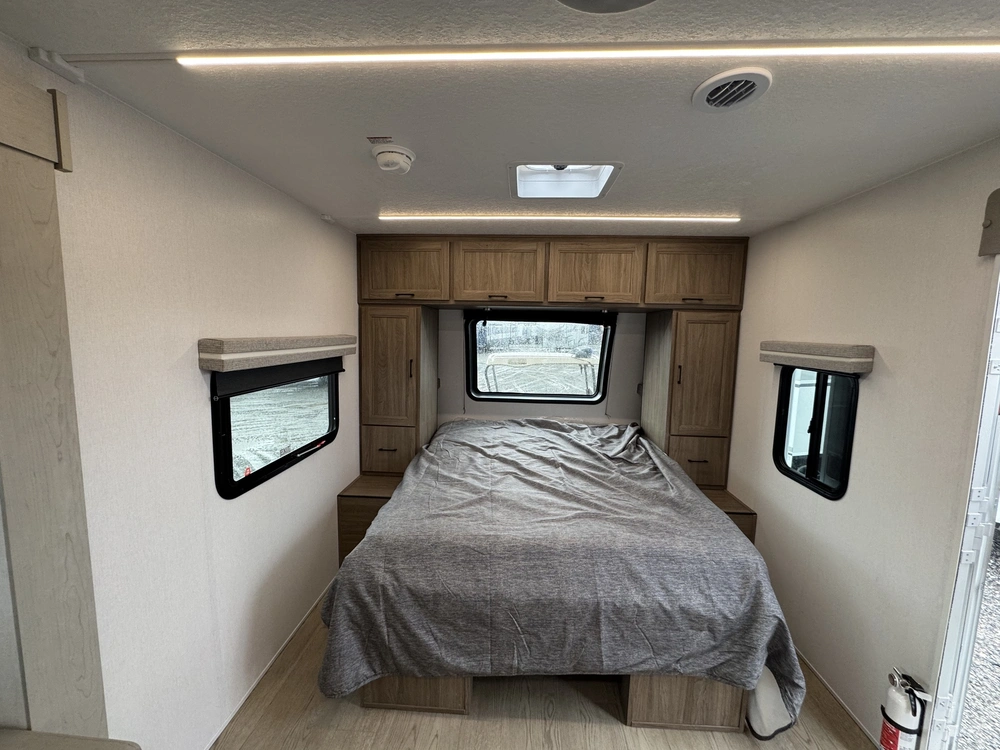 Coachmen Freedom Express Select 22mls 2025 alt