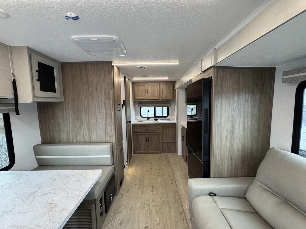 Coachmen Freedom Express Select 22mls 2025 alt