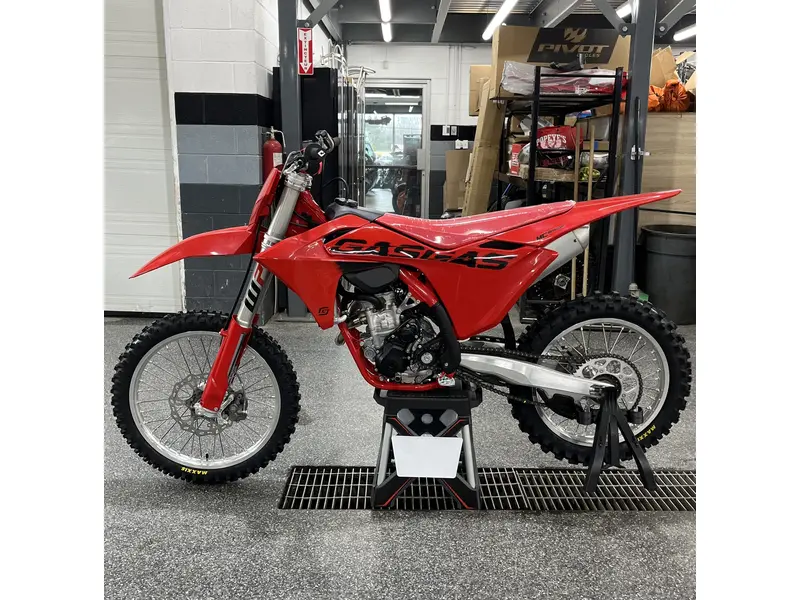 2025 GASGAS MC 250F thumbnail 3