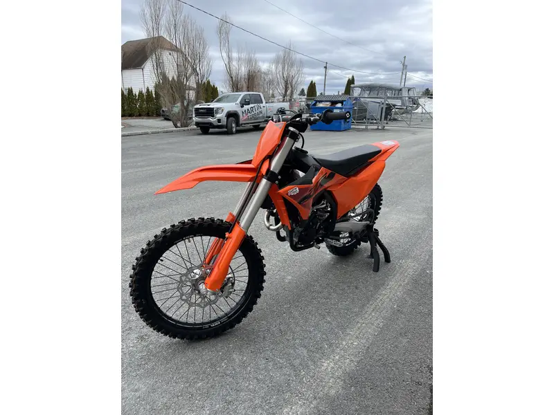 2025 KTM 250 SX-F thumbnail 3