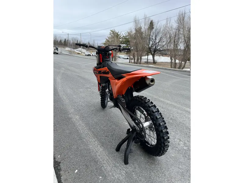 2025 KTM 250 SX-F thumbnail 4
