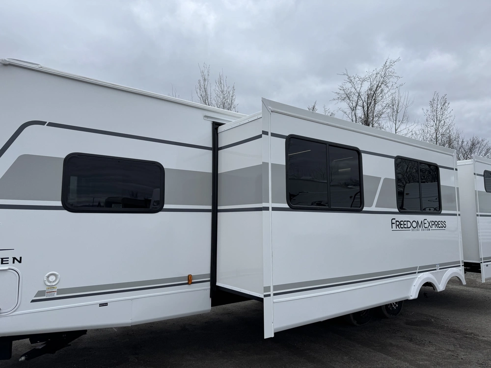 Coachmen Freedom Express Select 31se 2025 alt