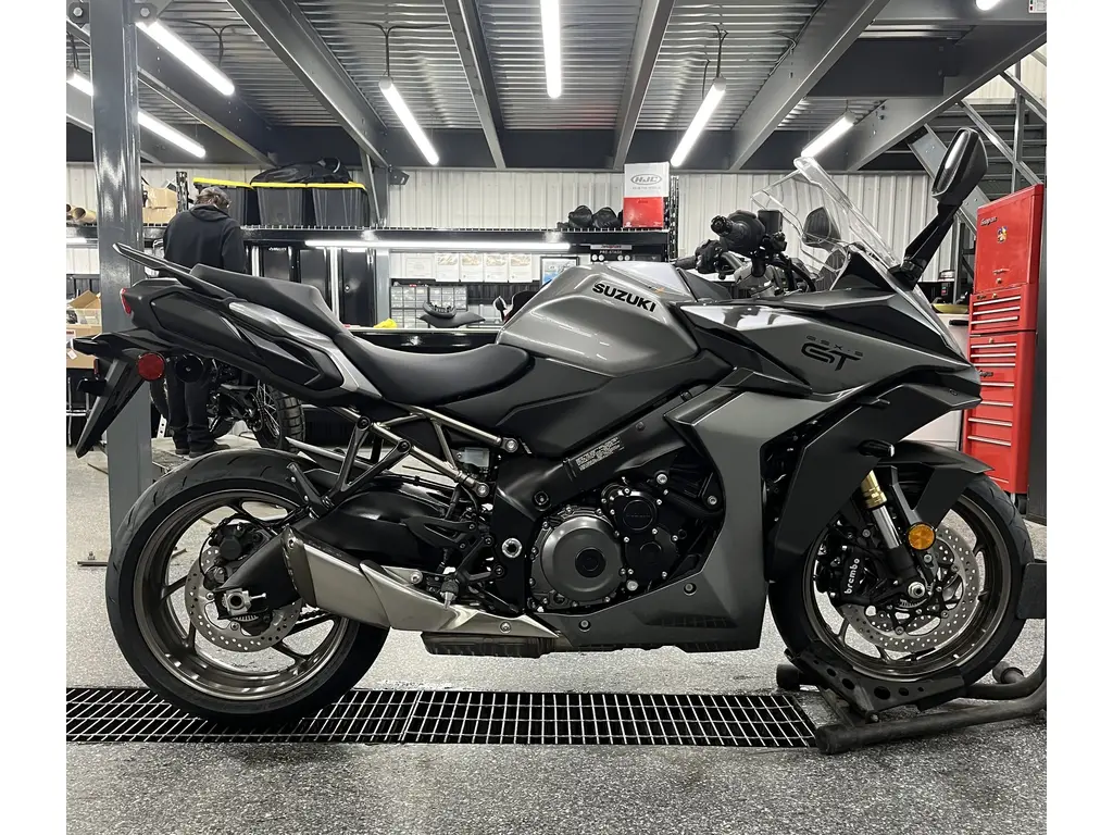 2025 Suzuki GSX-S1000GT+ 