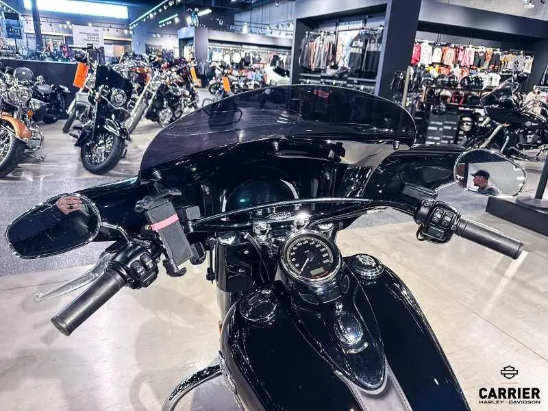 2017 Harley-Davidson Moto Harley-Davidson SOFTAIL SLIM 2017