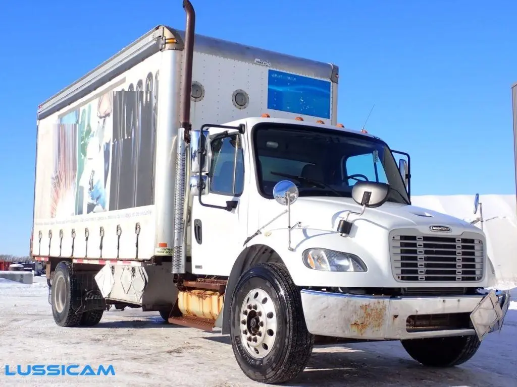 2011 Freightliner M2106