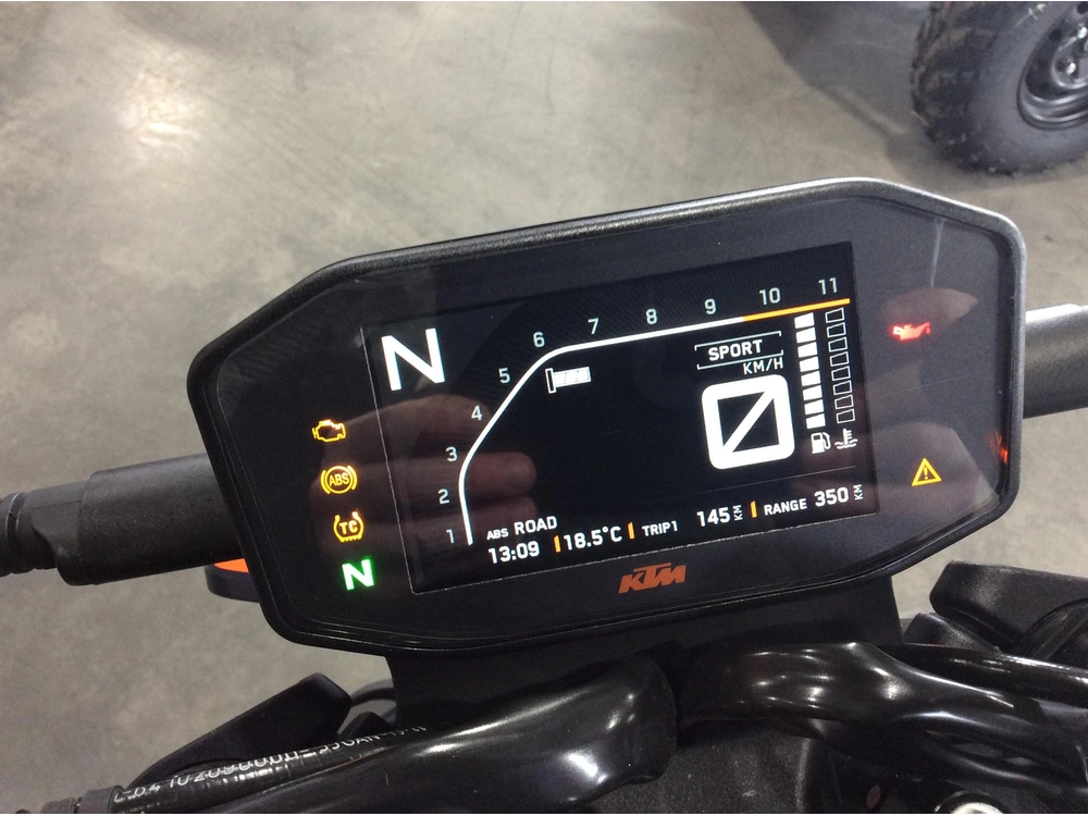 2023 Ktm Duke 890r alt