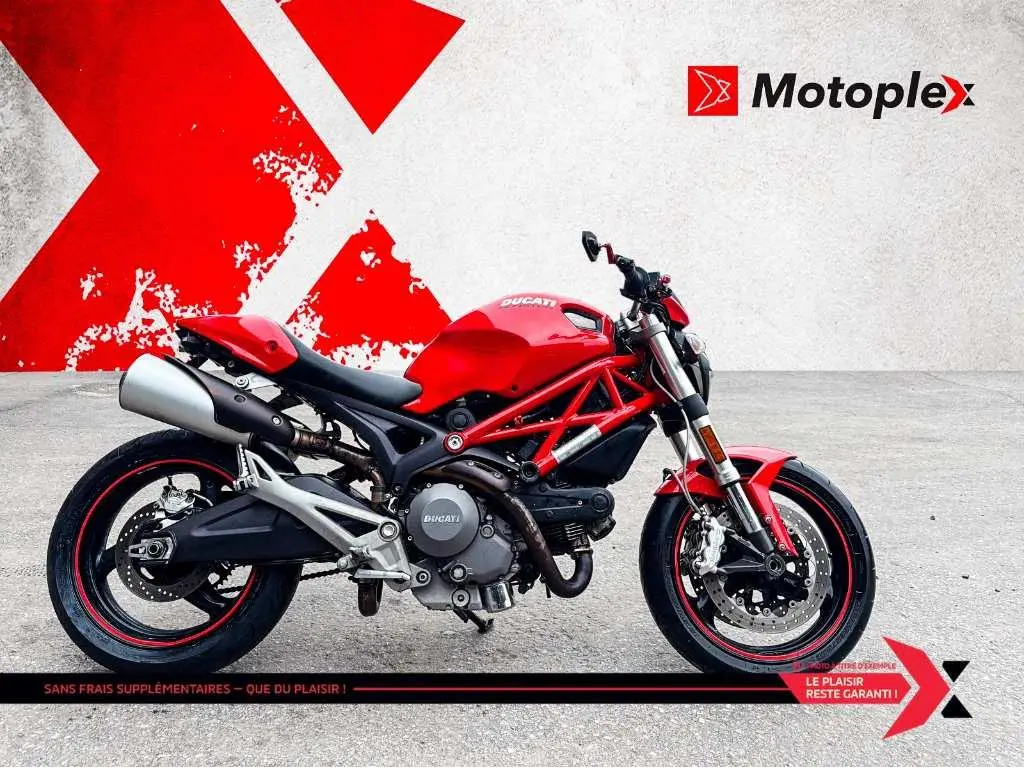2010 Ducati MONSTER 696