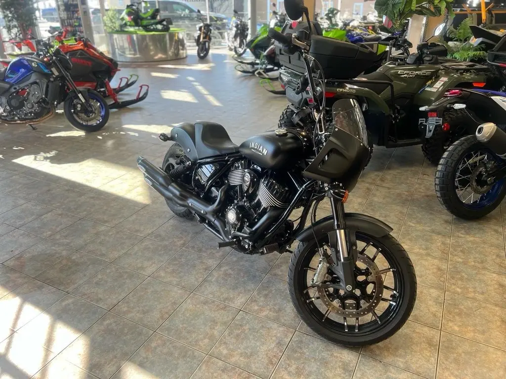 2023 Indian Motorcycle SPORT CHIEF DARK HORSE