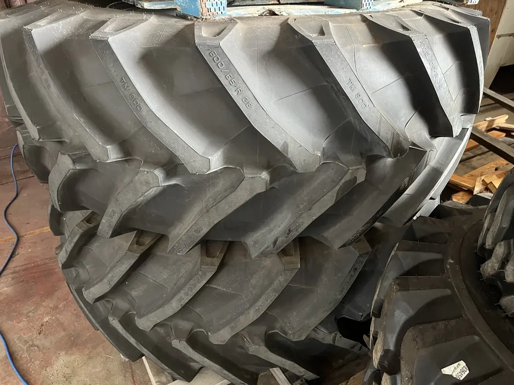 Trelleborg 480/65R28 et 600/65R38 TM800 2024
