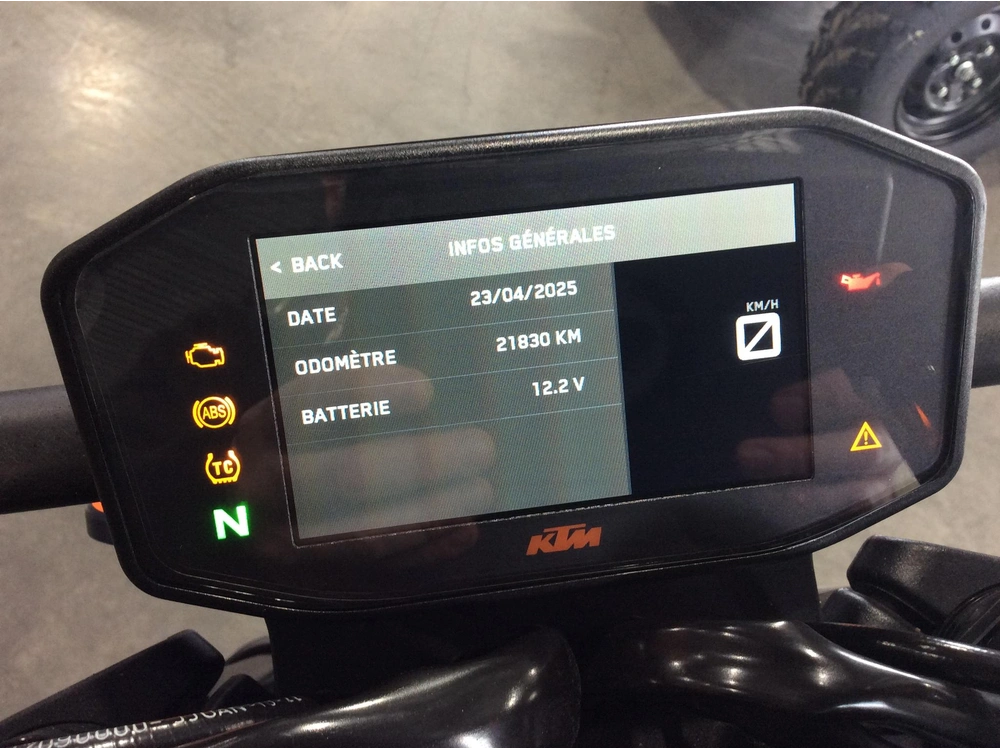 2023 Ktm Duke 890r alt