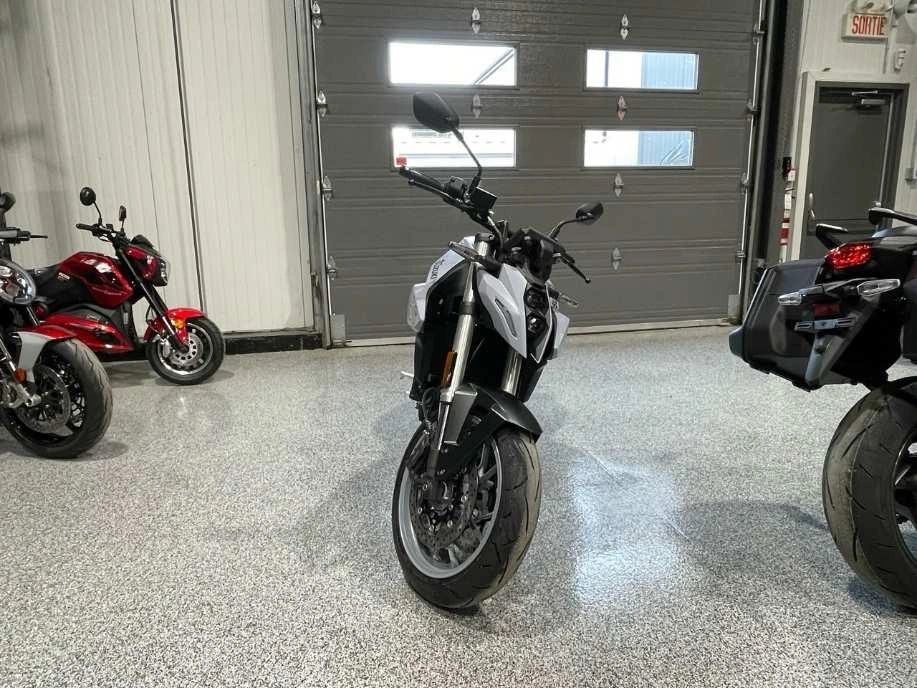 Suzuki Gsx-8s 2024 alt