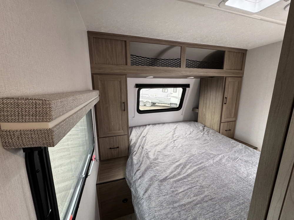 Coachmen Freedom Express Select 31se 2025 alt