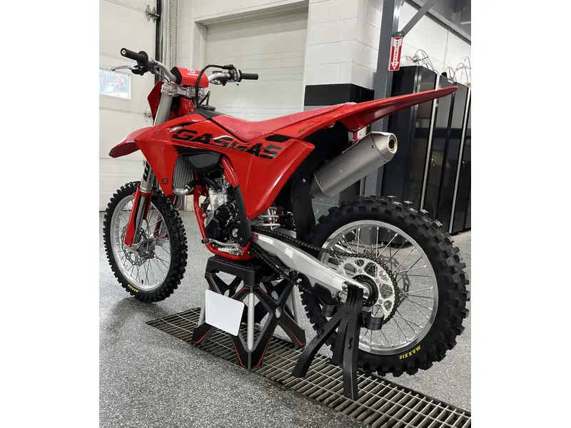2025 GASGAS MC 250F thumbnail 5