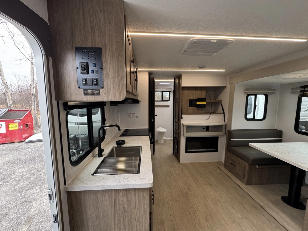 Coachmen Freedom Ultra Lite 252rbs 2025 alt