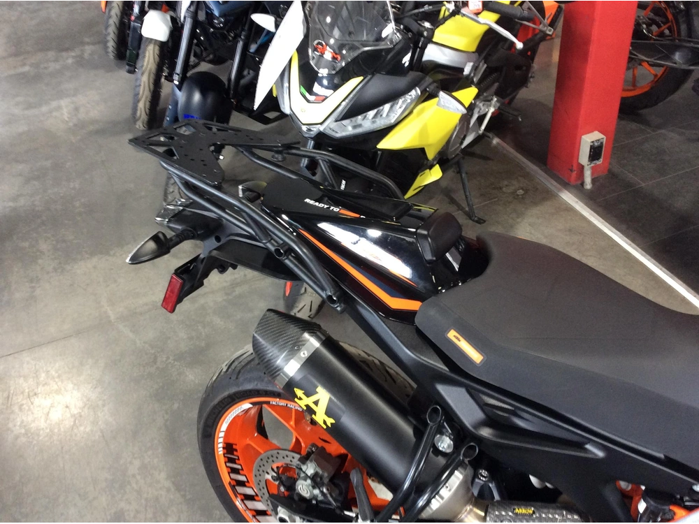 2023 Ktm Duke 890r alt