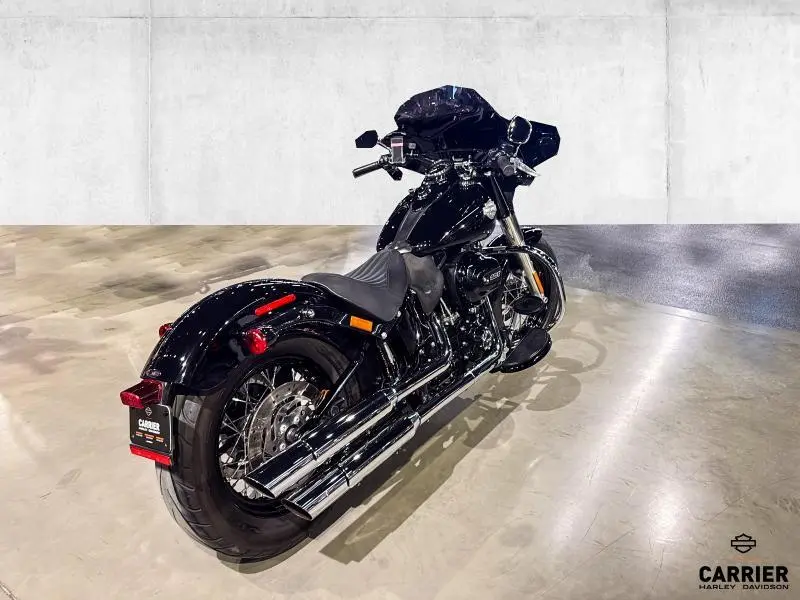 2017 Harley-Davidson Moto Harley-Davidson SOFTAIL SLIM 2017