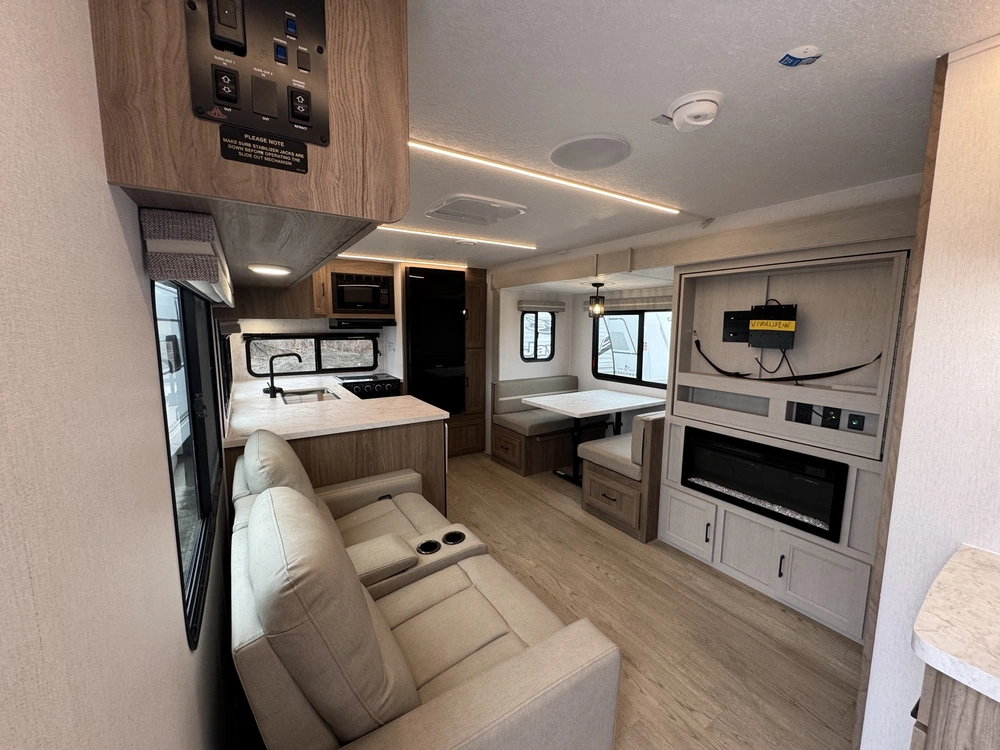 Coachmen Freedom Ultra Lite 274rks 2025 alt