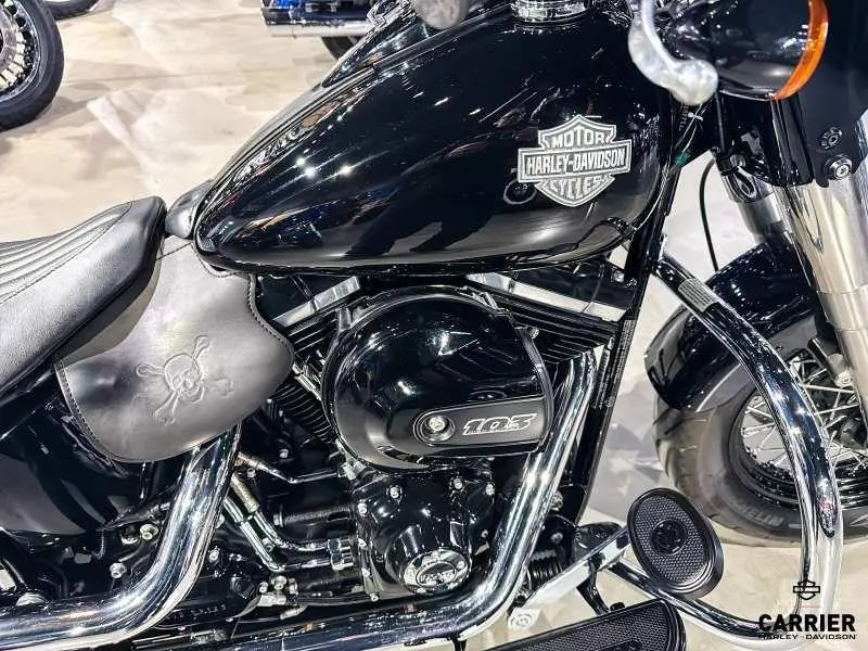 2017 Harley-Davidson Moto Harley-Davidson SOFTAIL SLIM 2017