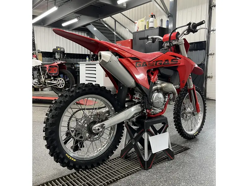 2025 GASGAS MC 250F thumbnail 2