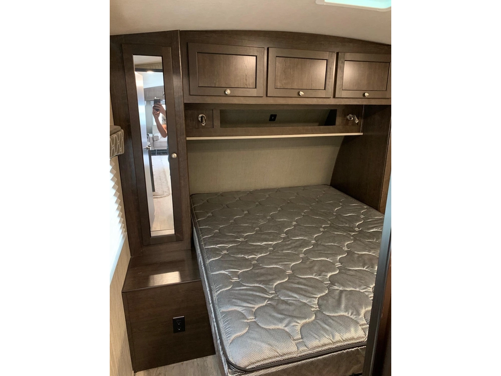 2020 Shadow Cruiser Shadow Cruiser 263 Rls alt