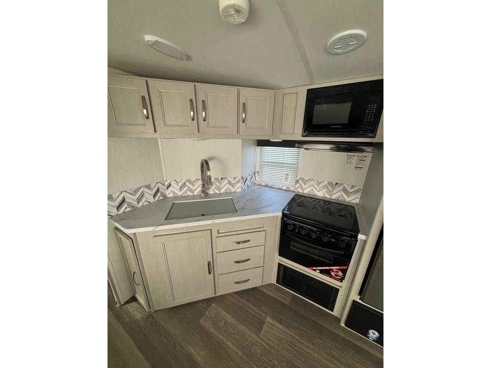 2024 Shadow Cruiser Shadow Cruiser Ultra Lite 260 Rbs alt