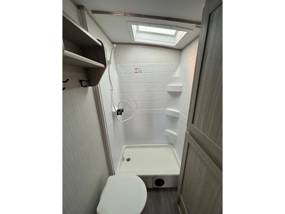 2024 Shadow Cruiser Shadow Cruiser 240bhs alt