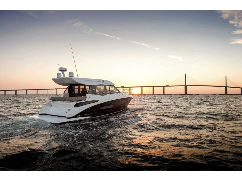 Regal 42 Grande Coupe 2026 alt
