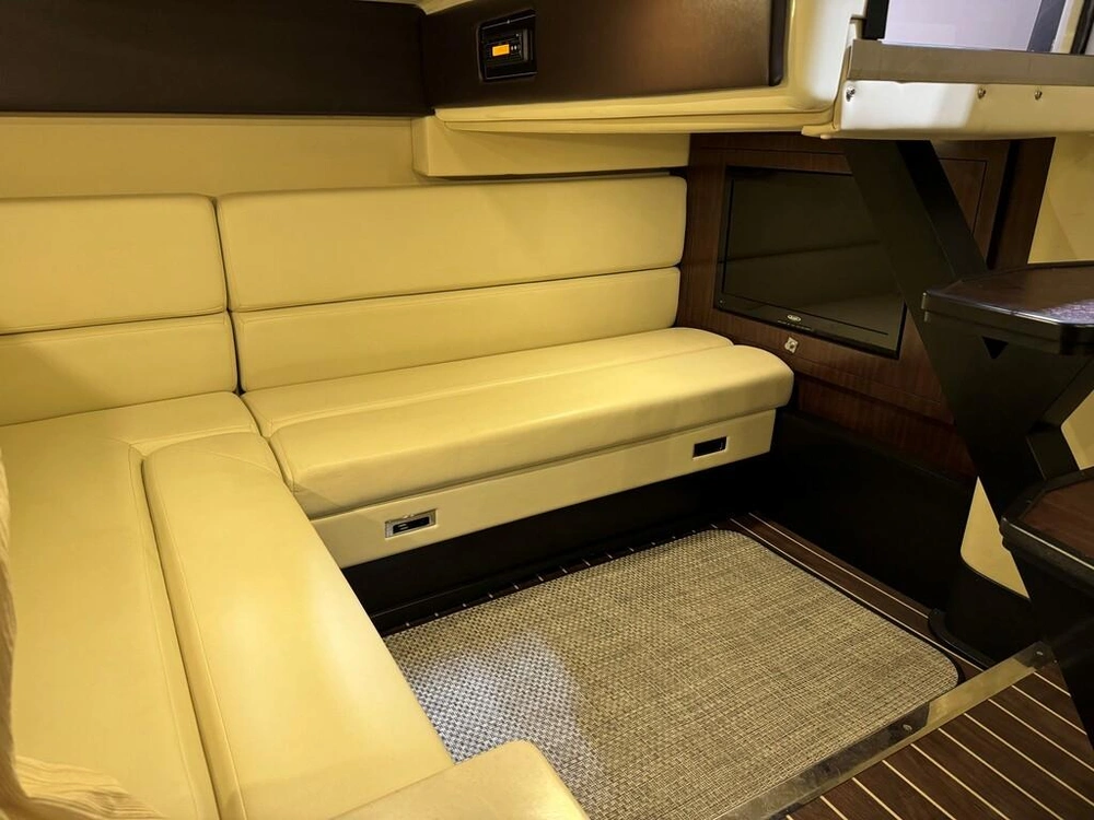 Monterey Boats 355 Sport Yacht 2013 alt